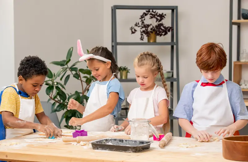 Niños cocinando